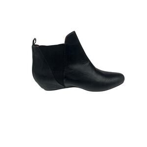 Elizabeth & James Flat Leather Bootie in Black 6